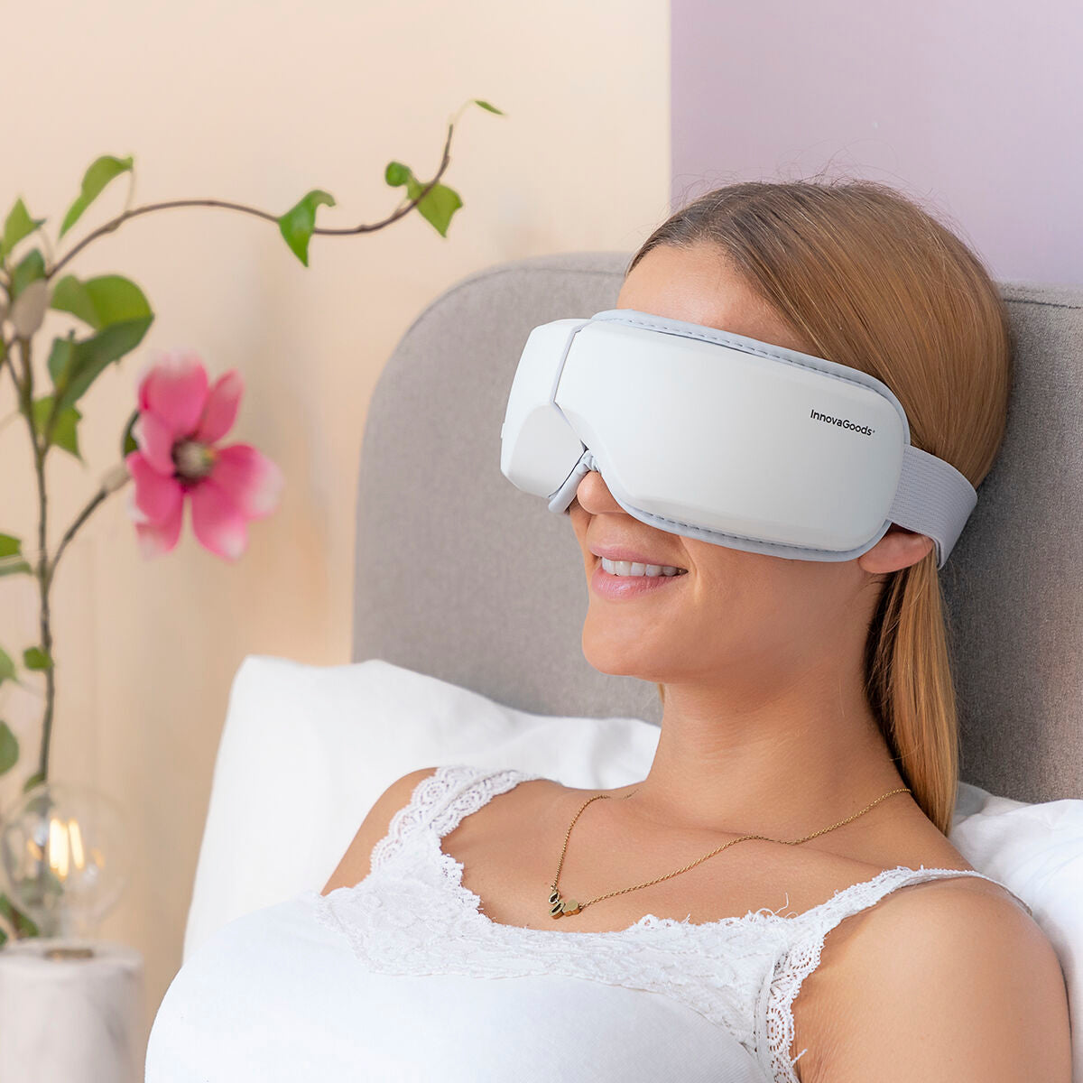InnovaGoods 4-in-1 Eye Massager — Air Compression, Heat & Bluetooth
