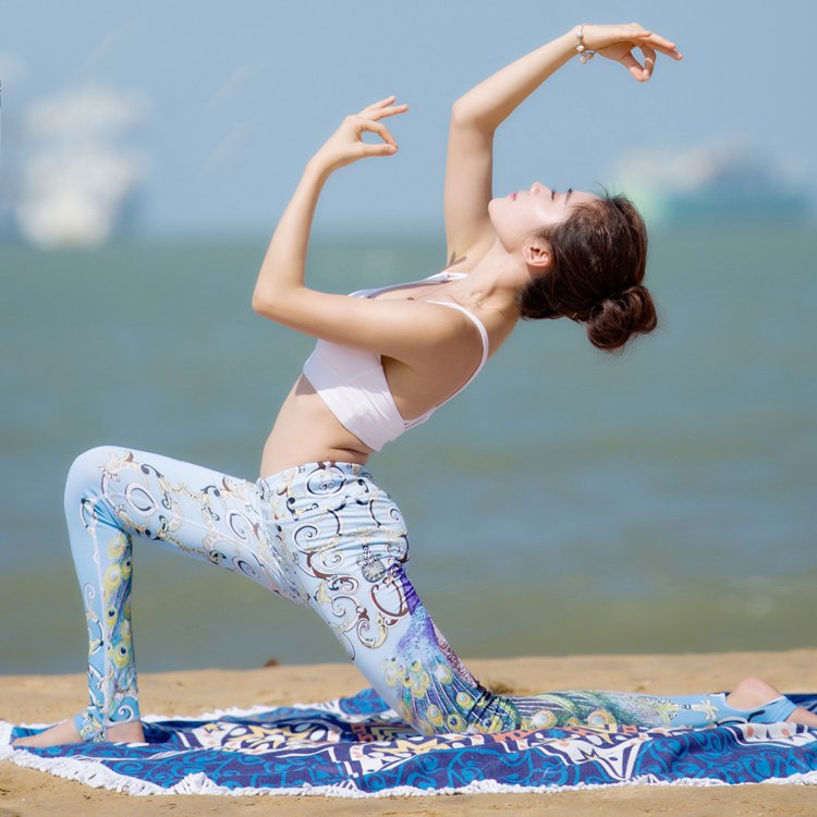 Peacock Print Yoga Pants — Bold Pattern, 4-Way Stretch